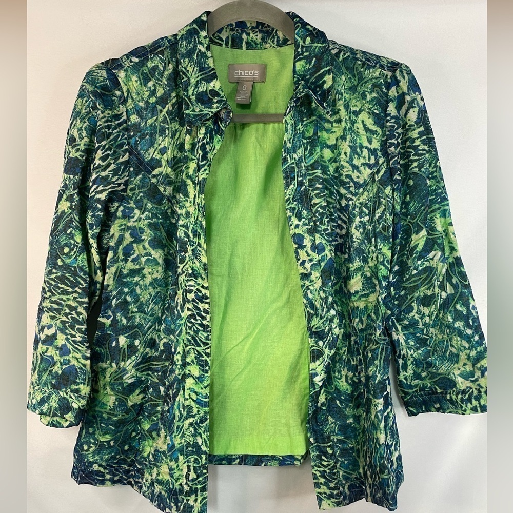 Chicos size 0 cotton blend blazer/jaxket. Gorgeous green and blues.